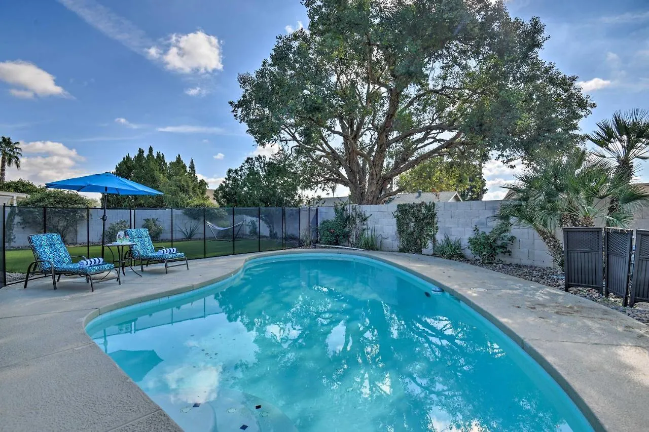Nyaraló Scottsdale Home With Pool, Yard, Hammock And Fire Pit!