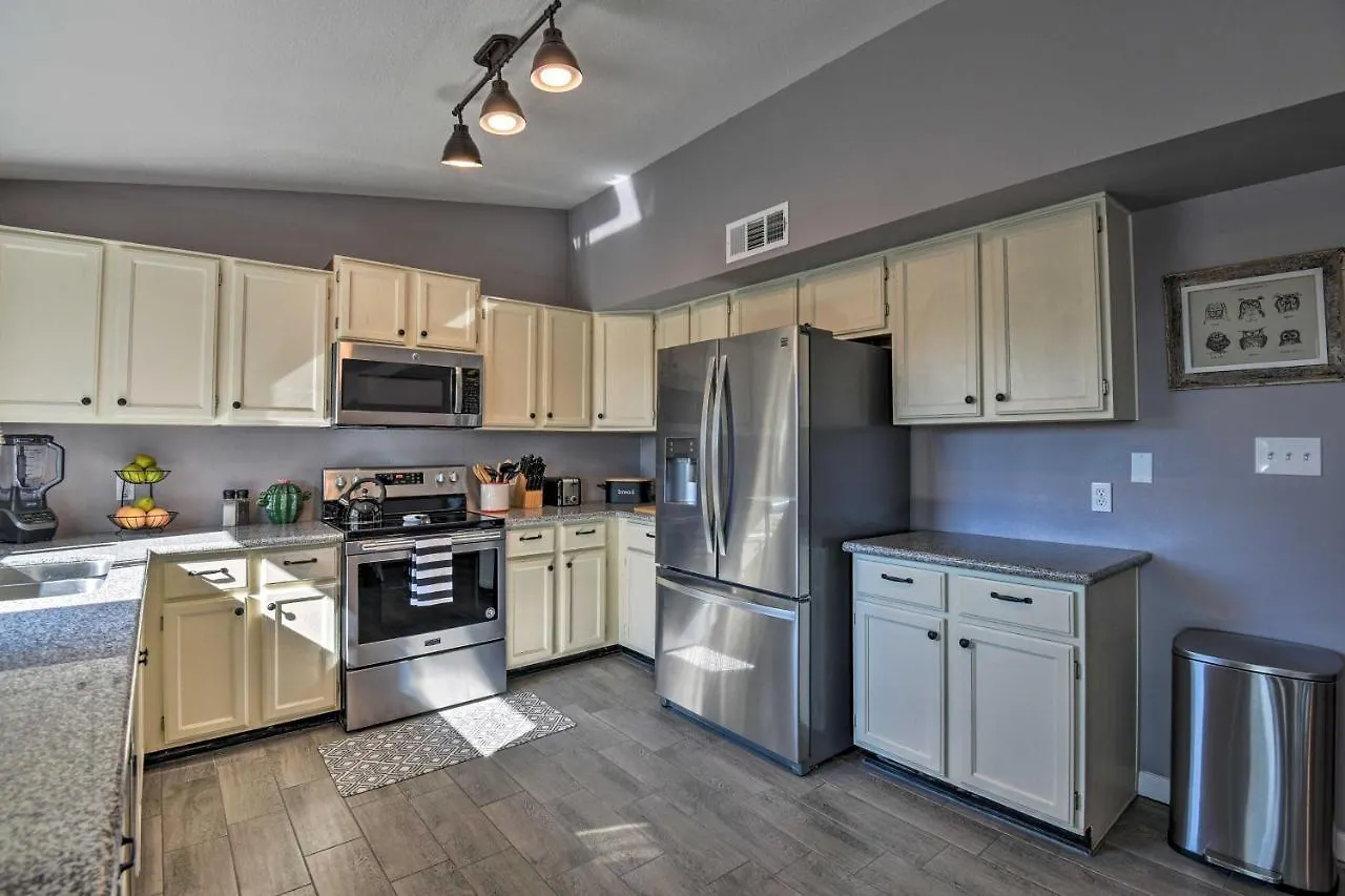 Nyaraló Scottsdale Home With Pool, Yard, Hammock And Fire Pit!